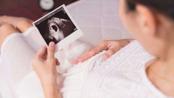 妊婦健診のエコー画像、何を見ているの？BPD・FL・EFWの意味と週数別の赤ちゃんの成長