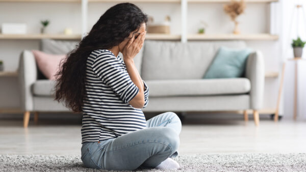 妊娠中に孤独を感じるのはあなただけじゃない。データが示す実態と、毎日の安心を取り戻す方法