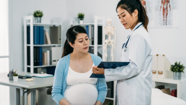 妊婦健診はどのくらいの頻度で受けるの？間隔・回数・費用を徹底解説