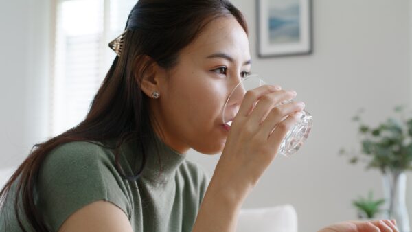 妊娠中の葉酸・サプリメント、何をいつから飲めばいい？妊婦206名の実態調査から見えた本音